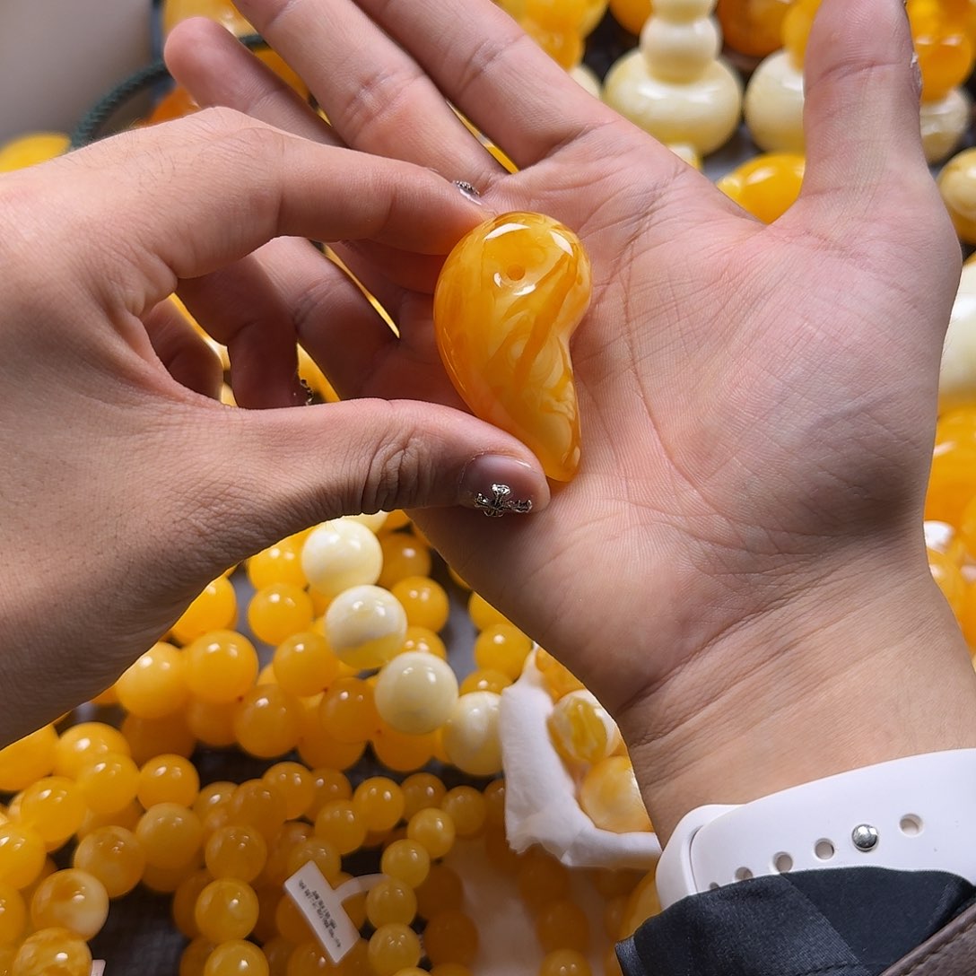 蜜蜡珠宝奇石未镶嵌