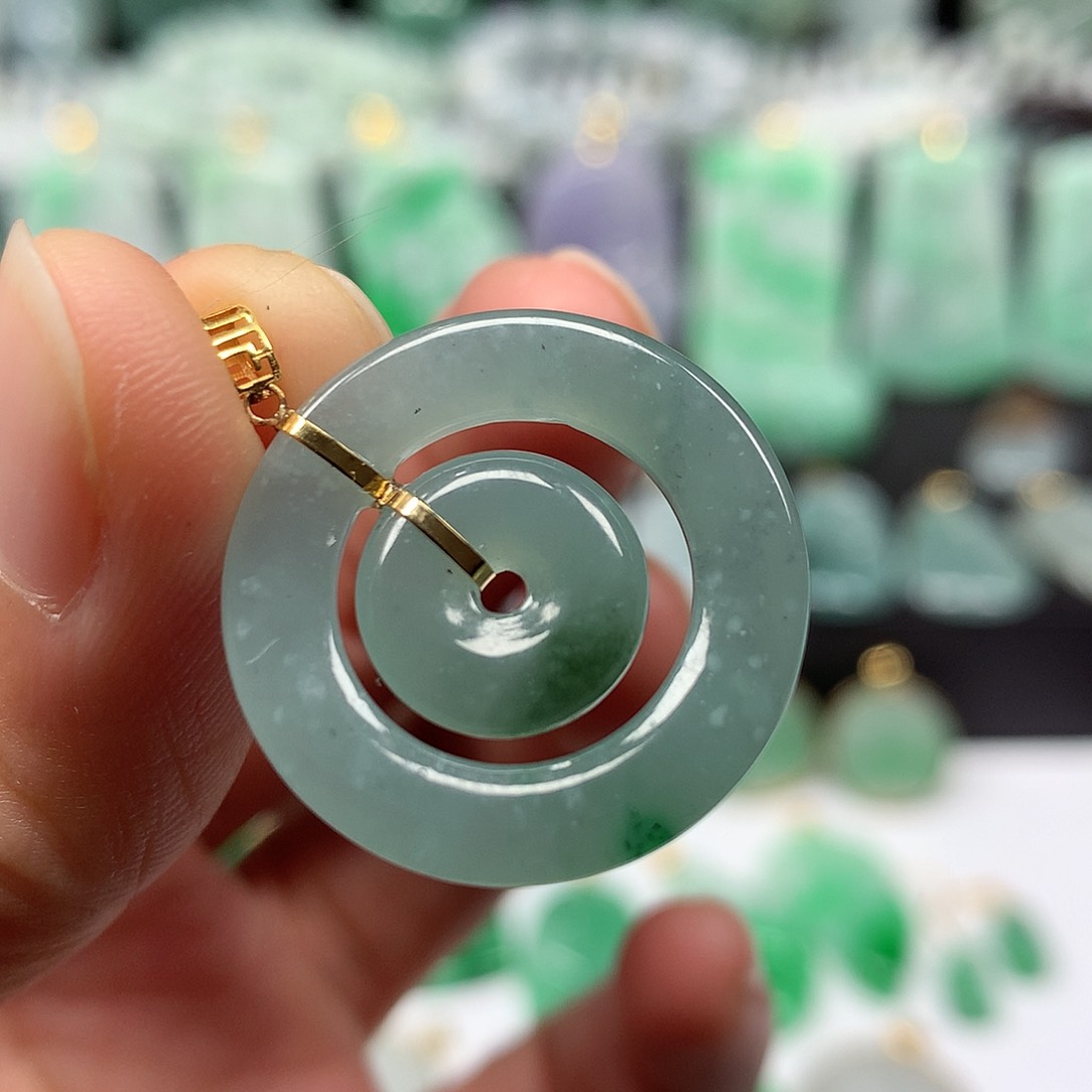 翡翠吊坠(不含链)18K金镶嵌