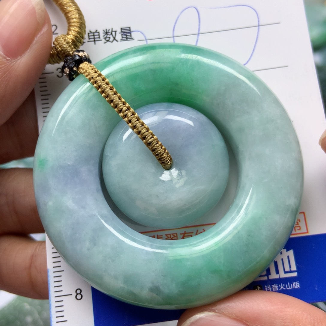 翡翠颈饰未镶嵌天然翡翠