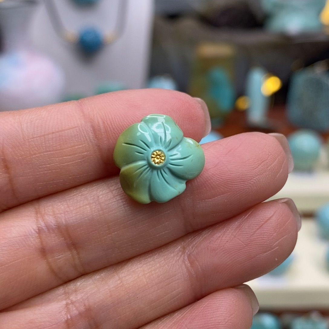 绿松石未镶嵌珠宝奇石