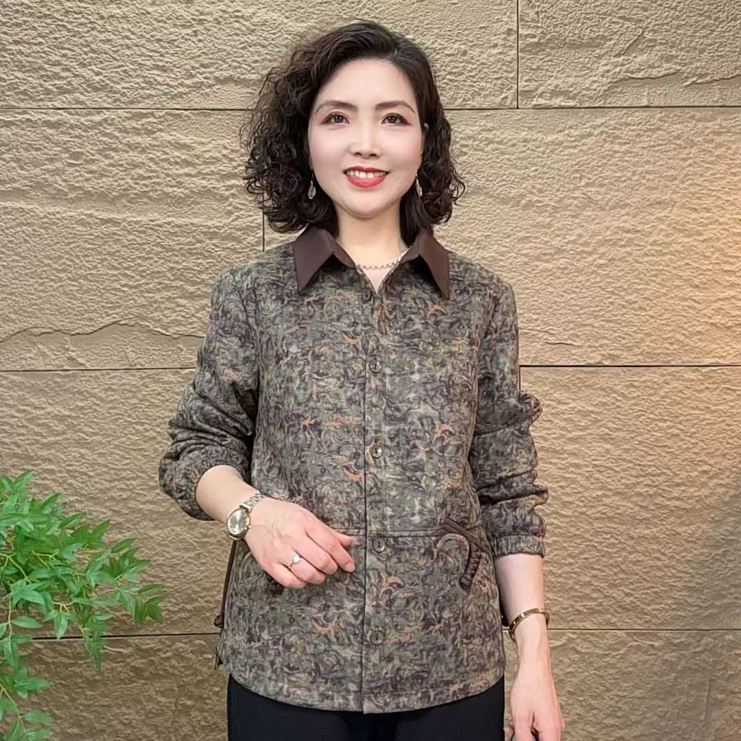 33碎花秋季长袖中老年女装长款翻领时尚宽松百搭显气质妈妈装外套