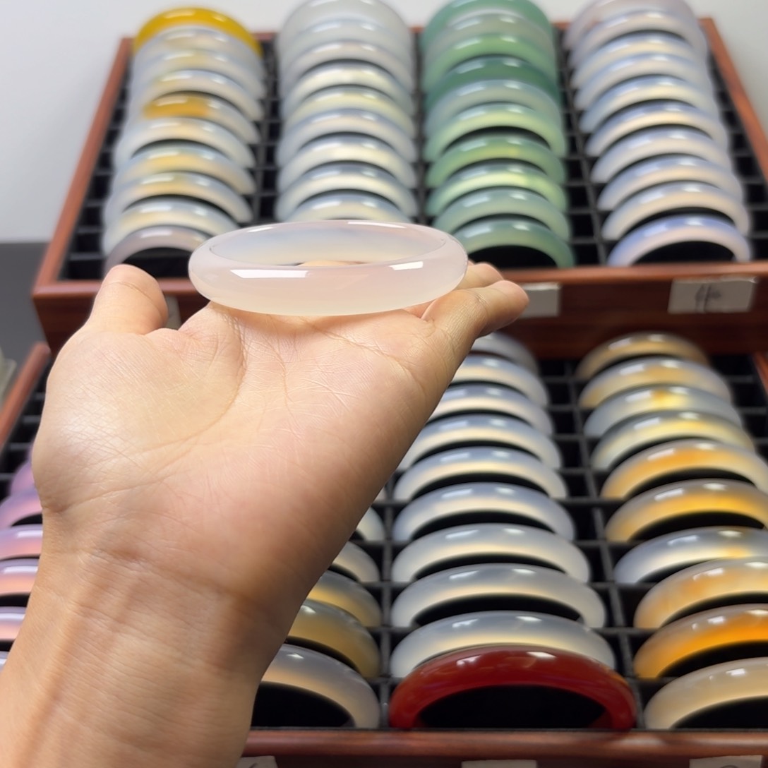 手镯玛瑙/玉髓未镶嵌关****y1