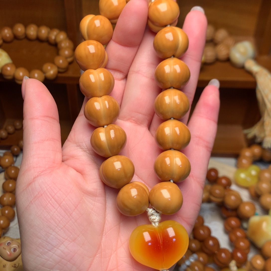 把件猴头核桃16高定屁桃手持爱心