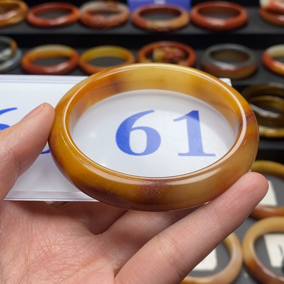 石英质玉（黄龙玉）手镯未镶嵌