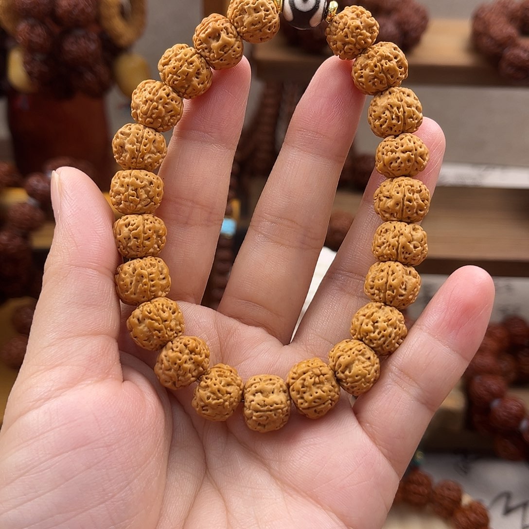 夏****金刚菩提吊坠金刚