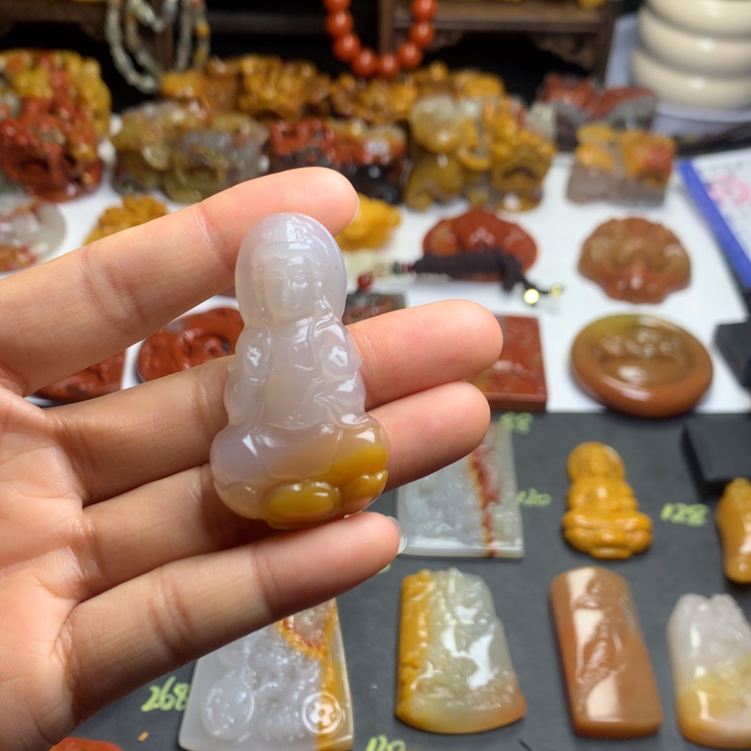 石英质玉（黄龙玉）挂件未镶嵌