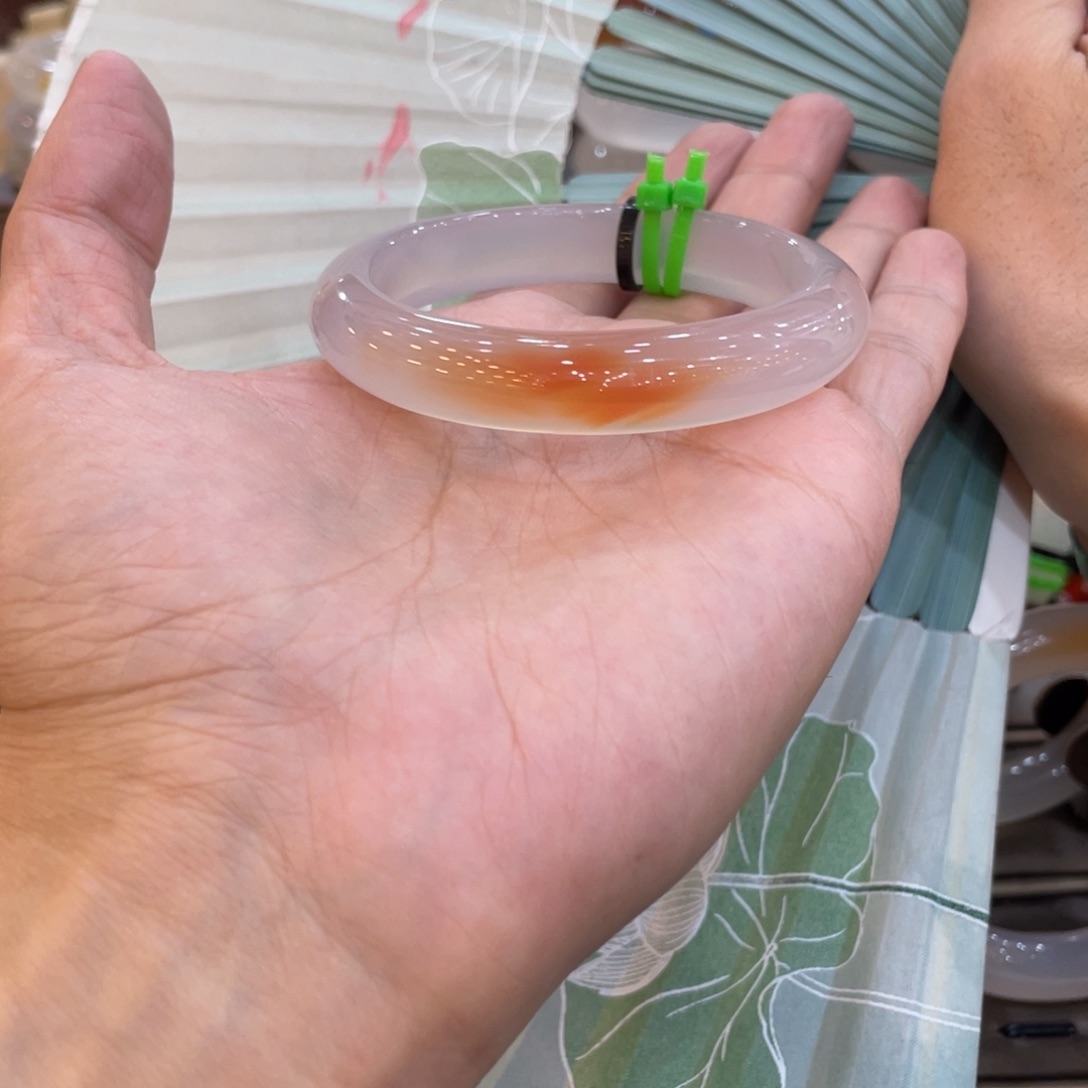 玛瑙/玉髓手镯未镶嵌桃*