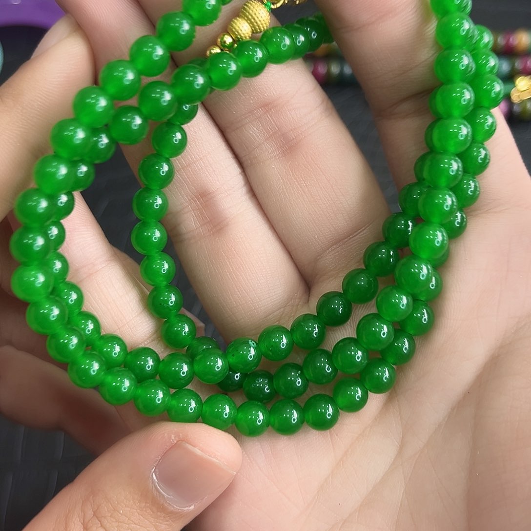翡翠手镯未镶嵌多样性