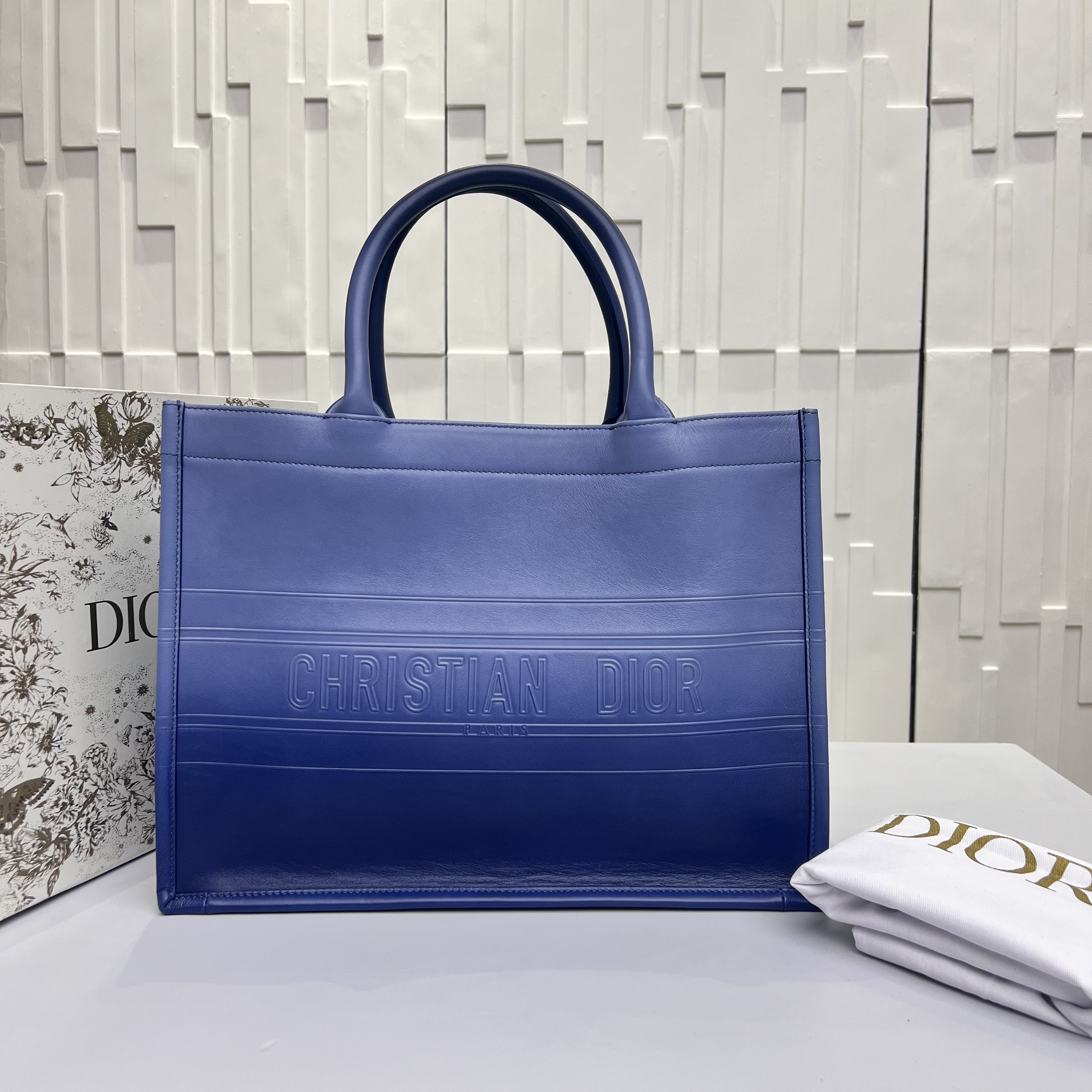 99新 DIOR/迪奥 Dior全皮蓝色托特包 GMTC374