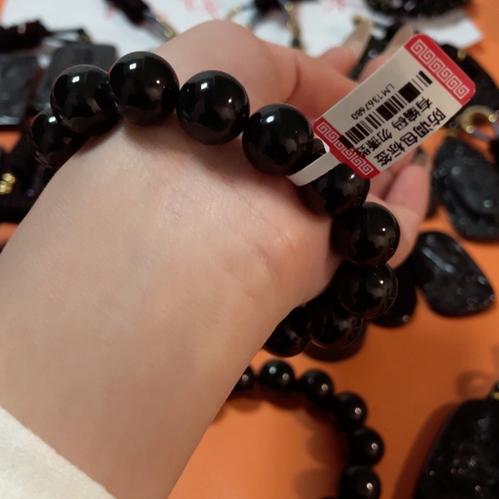 翡翠颈饰未镶嵌盐****稼