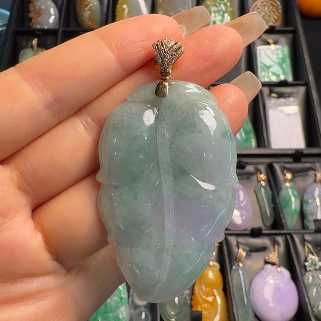 翡翠18K金镶嵌颈饰叶子