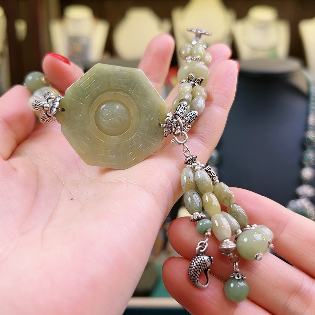 翡翠未镶嵌挂件，