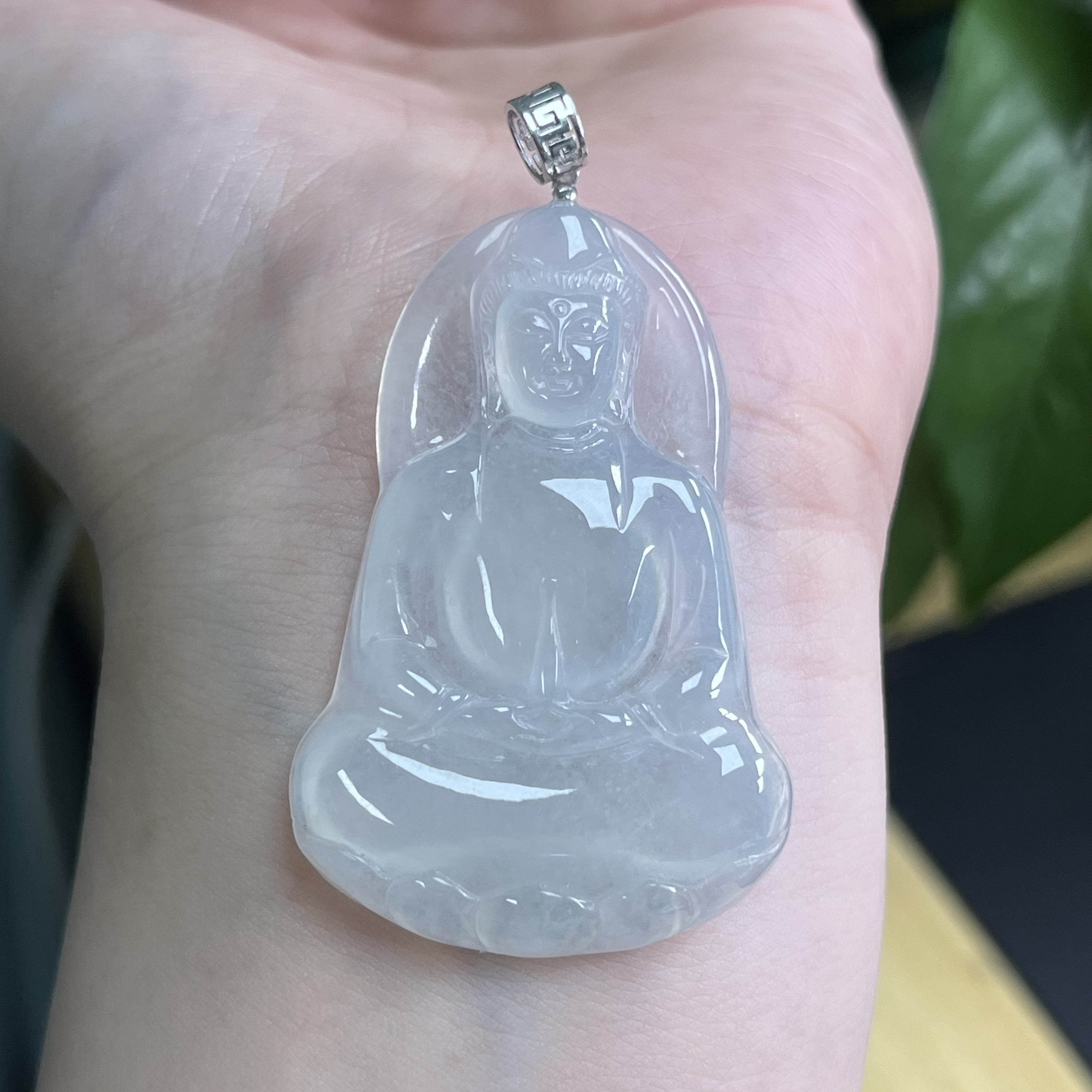 天然缅甸翡翠A货18K金镶嵌冰种素衣观音冰透玉吊坠