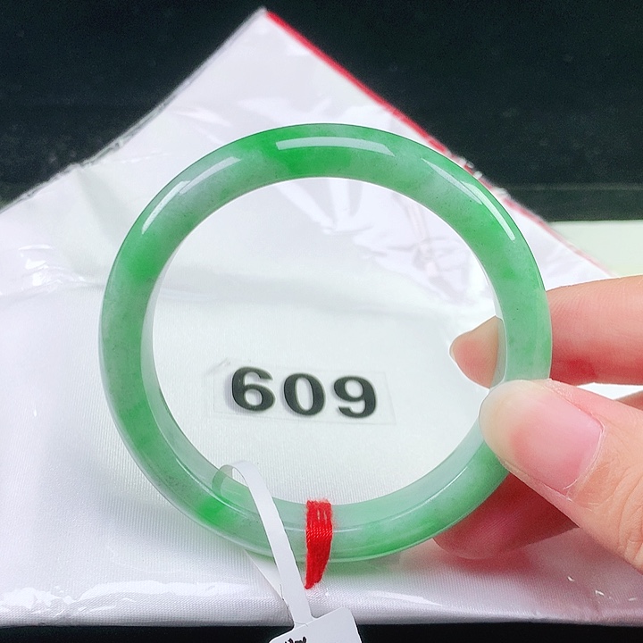 未镶嵌手镯翡翠翡翠手镯