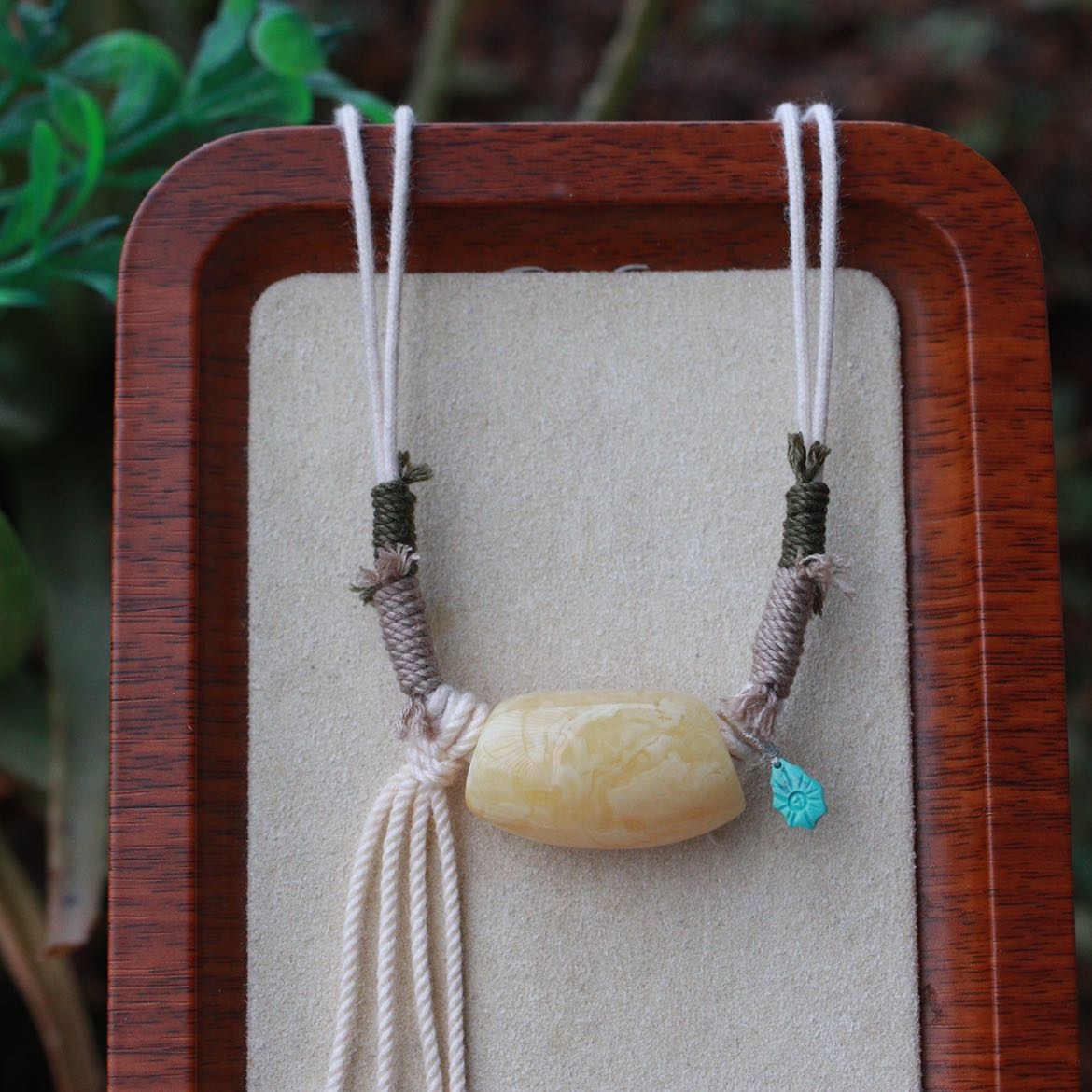 【俄料】奶咖妖花蜜蜡马蹄珠锁骨链 小众设计清新款 16.6*15.8*29mm