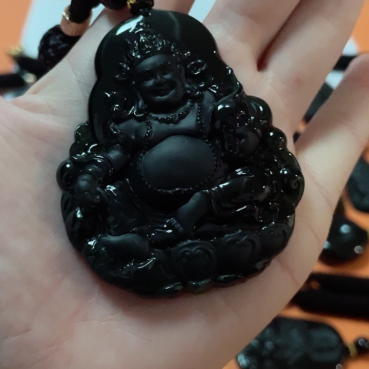 翡翠颈饰未镶嵌百****生