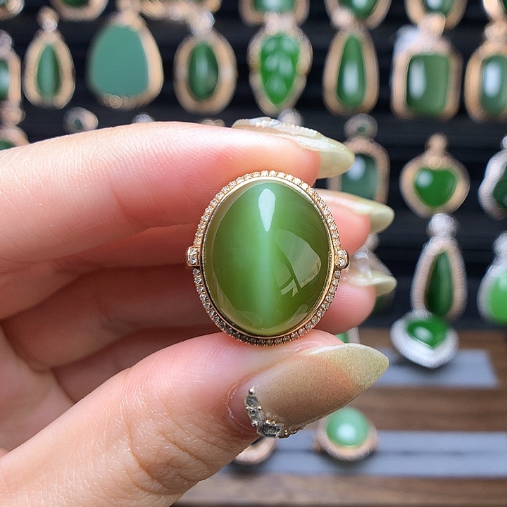 和田玉首饰18K金镶嵌