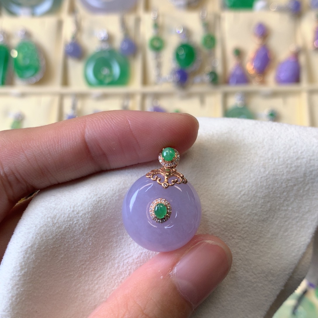 翡翠颈饰18K金镶嵌吊坠