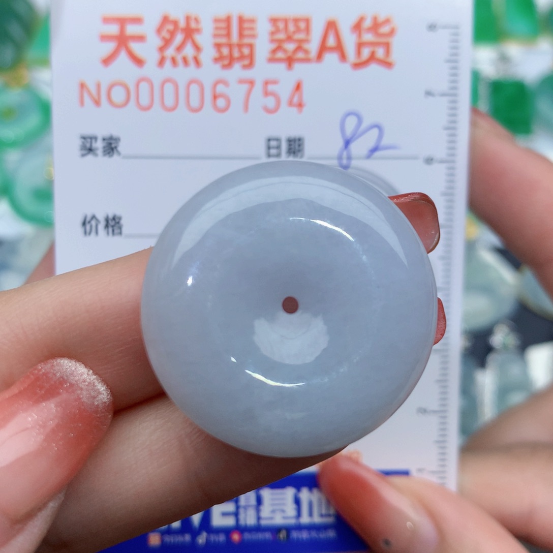 翡翠颈饰未镶嵌扣