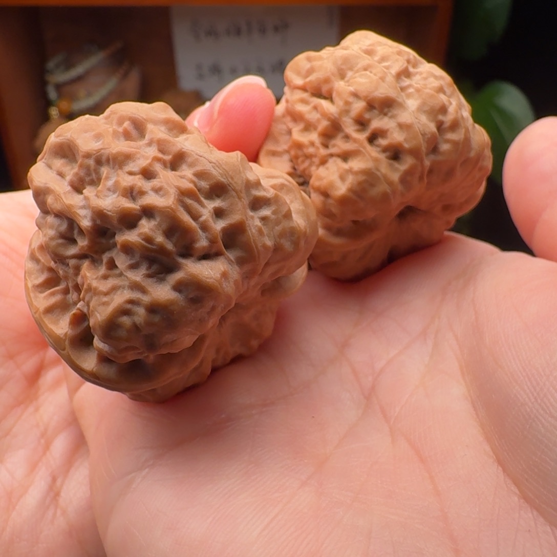 文玩核桃闪购蛤蟆35