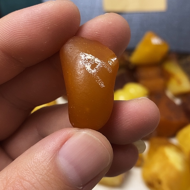 未镶嵌定制蜜蜡全皮吊坠