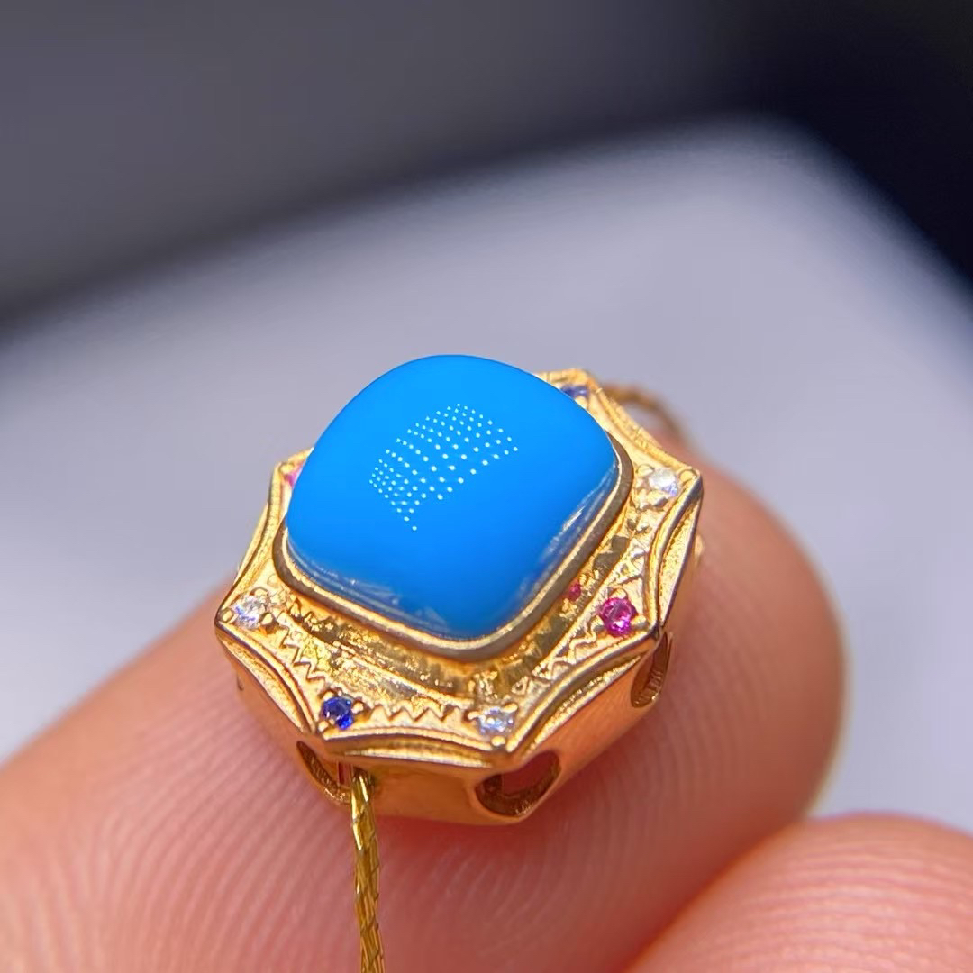 【18K金镶嵌背云】 甄选全玉化果冻料尺寸10.9x9.4mm，重1.35克（439）