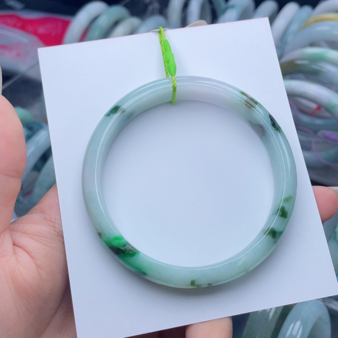 翡翠未镶嵌手镯61圈