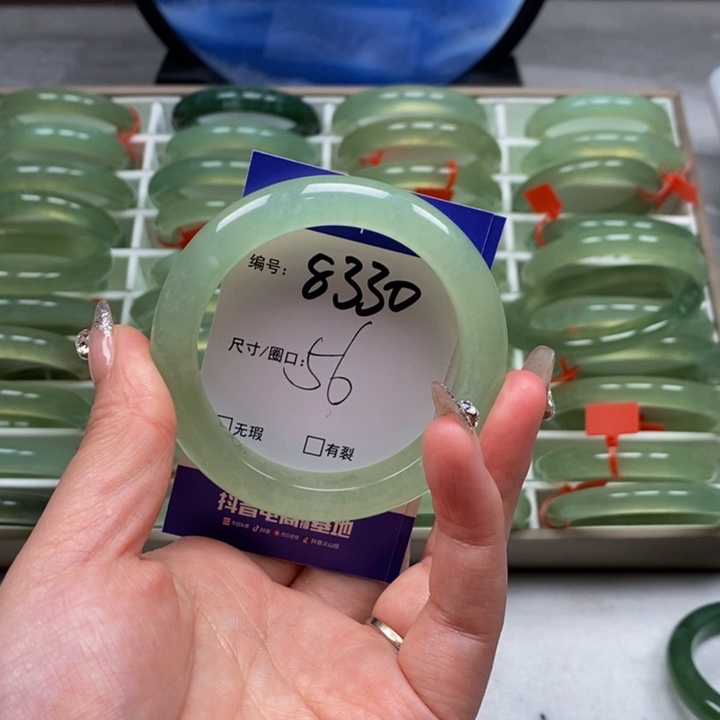 蛇纹石玉手镯未镶嵌小*乖