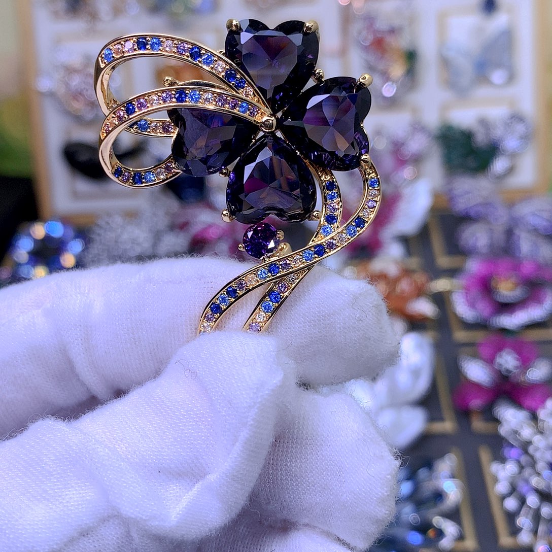 合成立方氧化锆铜胸针胸花