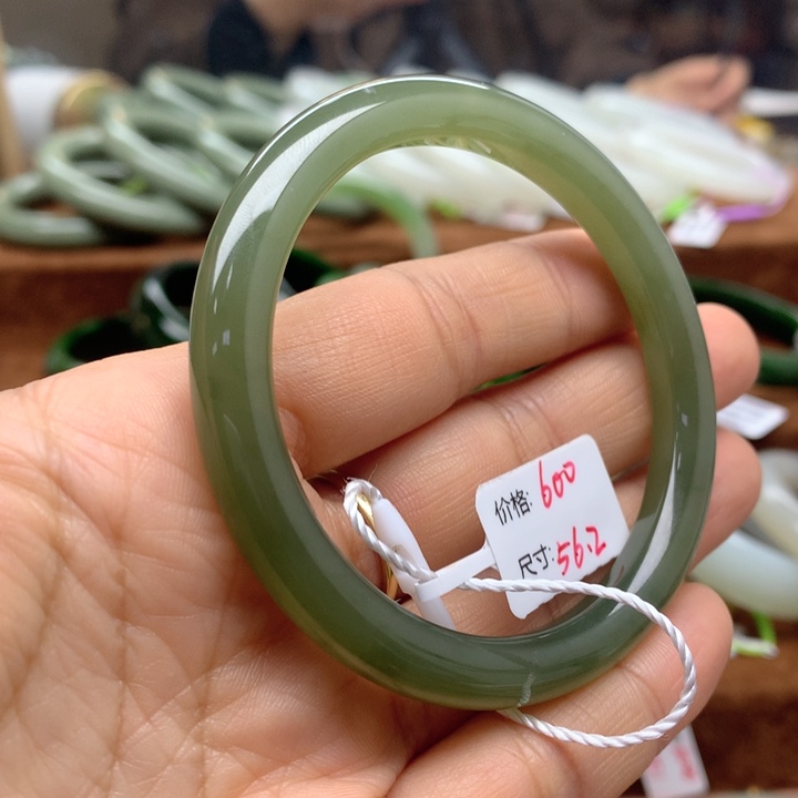 未镶嵌手镯和田玉