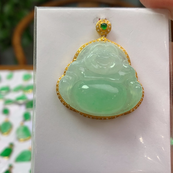 翡翠颈饰18K金镶嵌翡翠