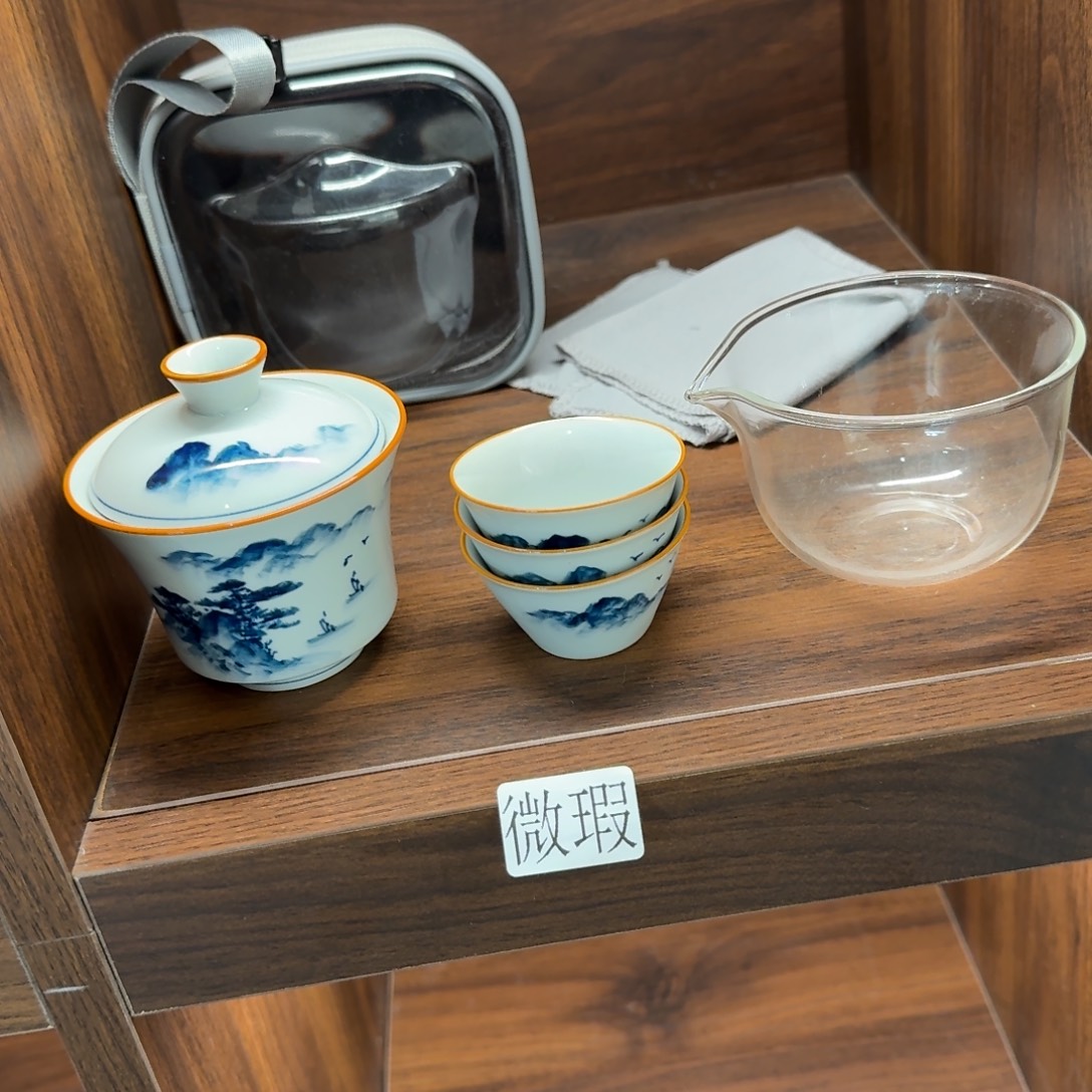 釉下手绘茶具微瑕