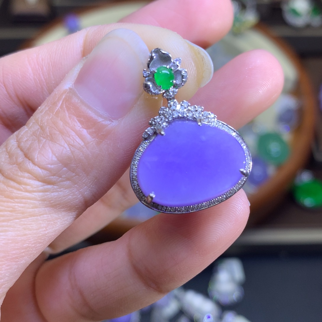 翡翠戒指18K金镶嵌翡翠