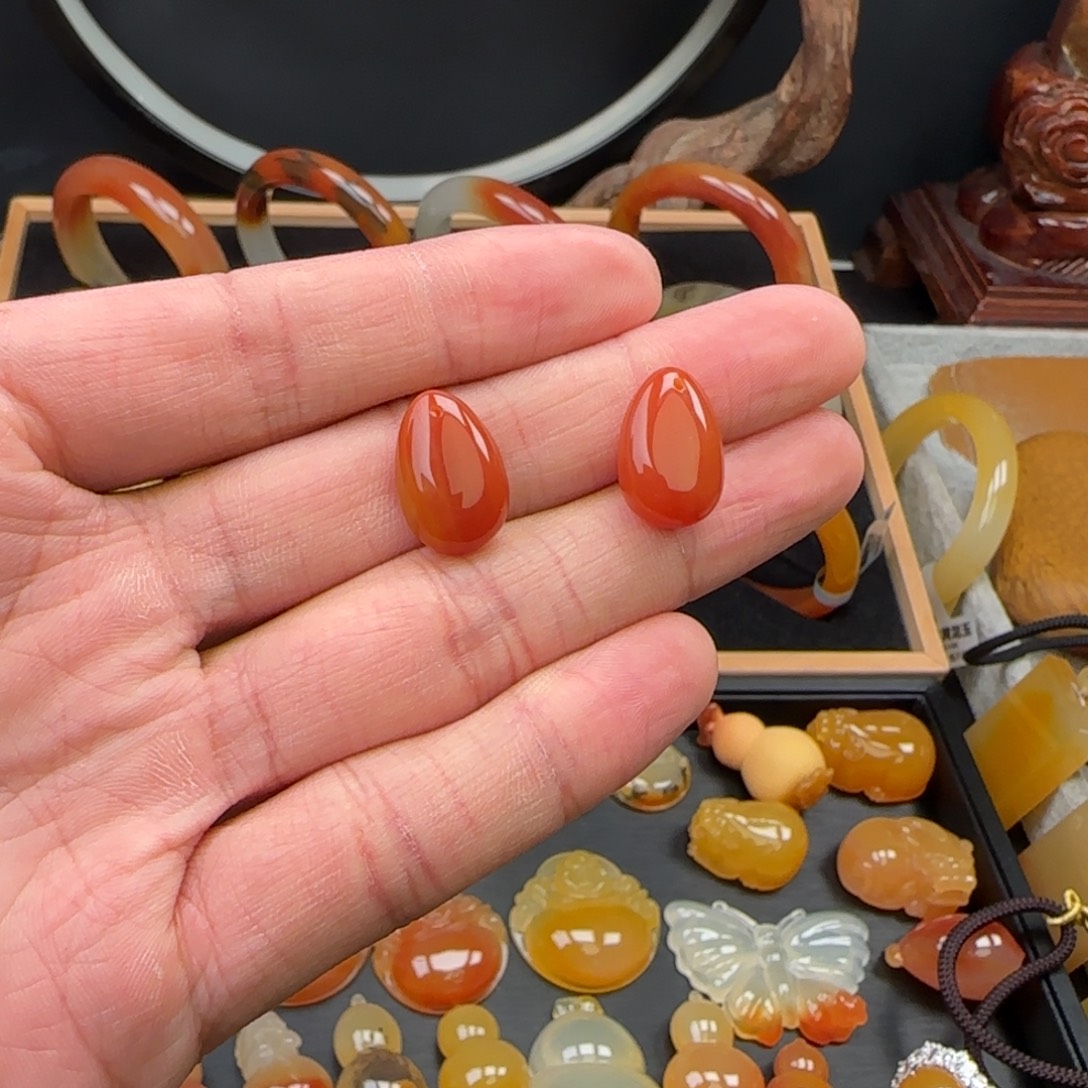 卖***吗石英质玉（黄龙玉）未镶嵌吊坠(不含链)