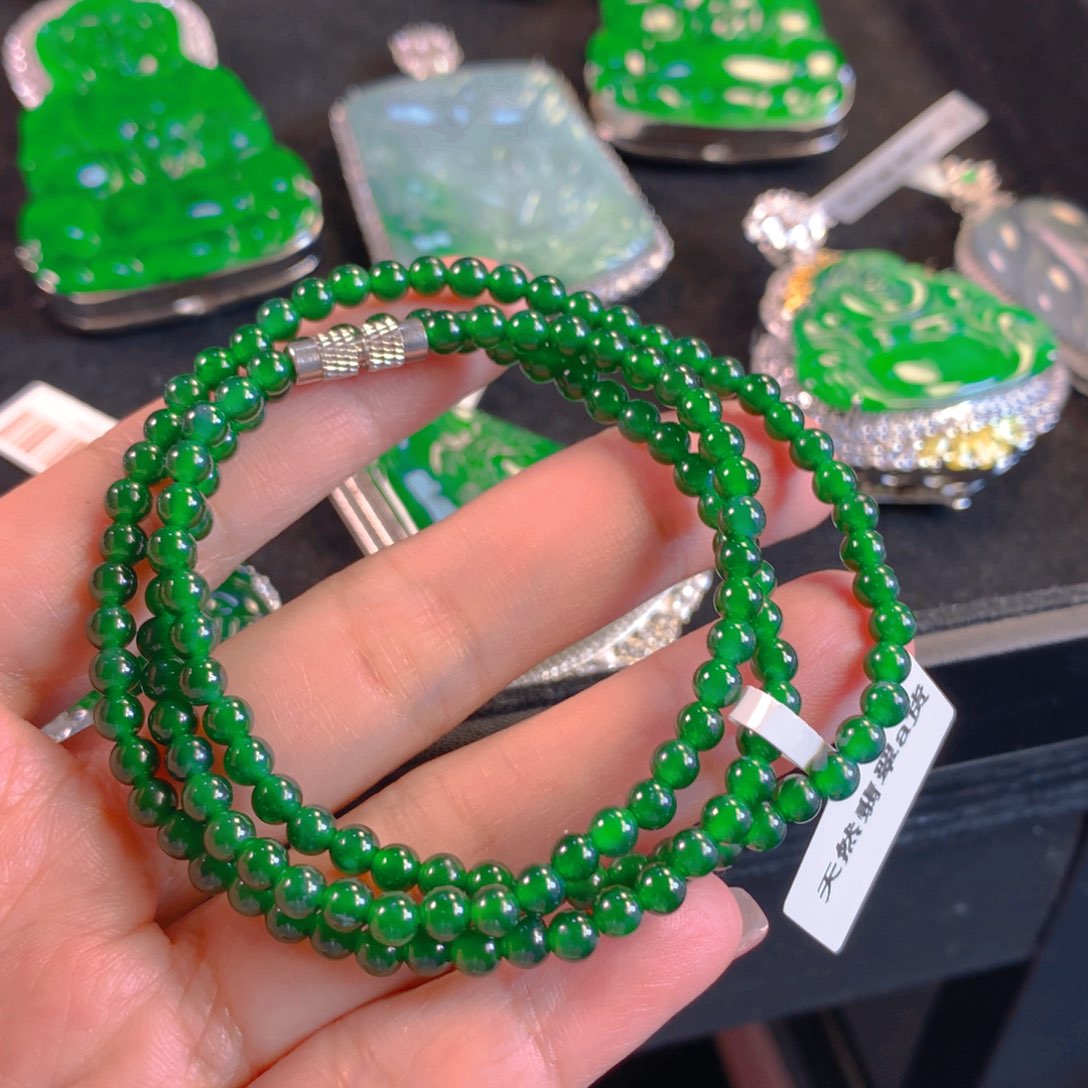 翡翠颈饰未镶嵌翡翠