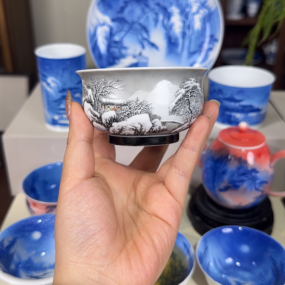 粉彩山水雪景杯杯