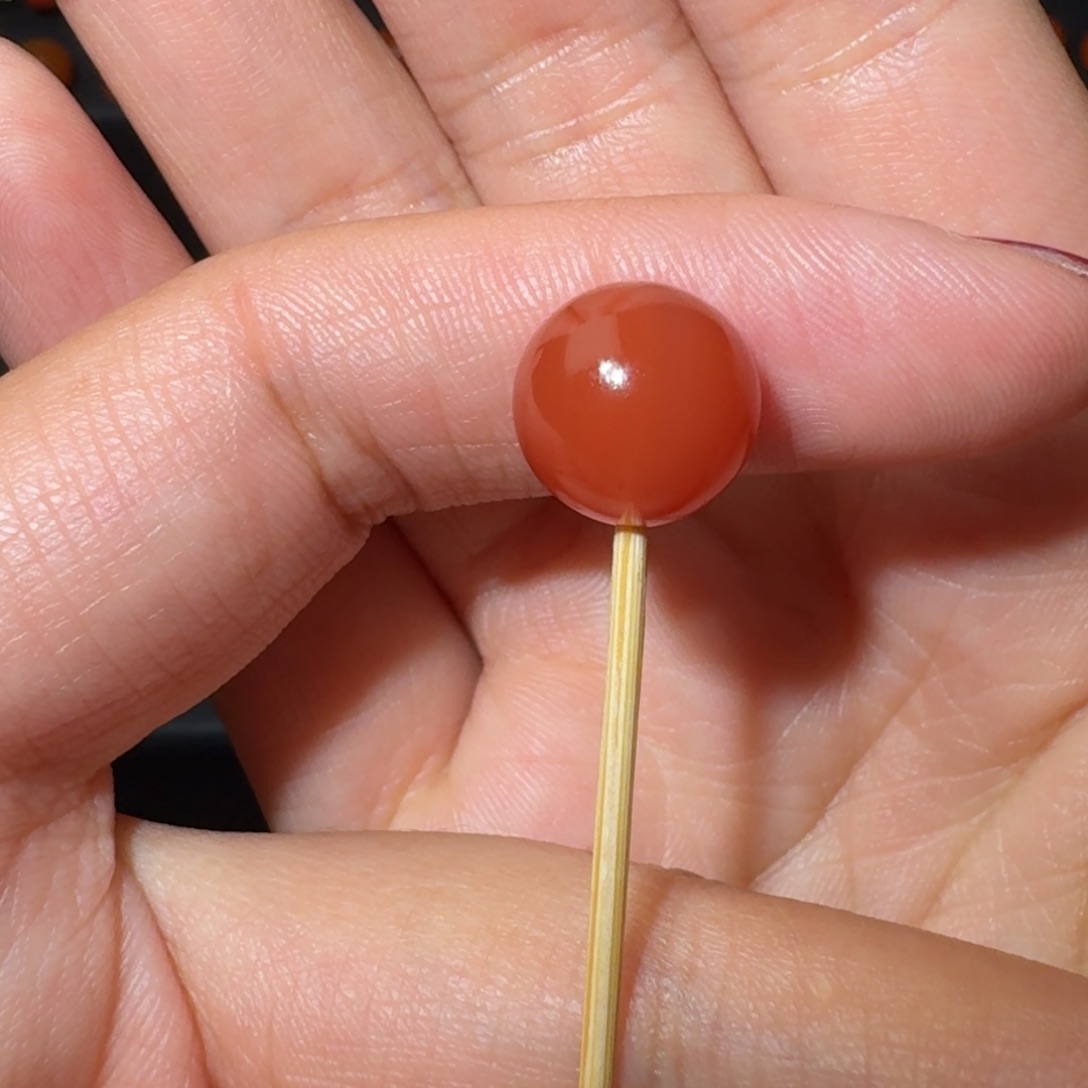 J***H南红玛瑙未镶嵌柿子红圆珠微纹11.5