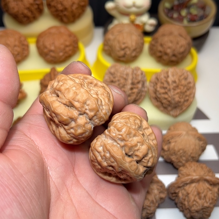 明***八文玩核桃把件39蛤蟆头