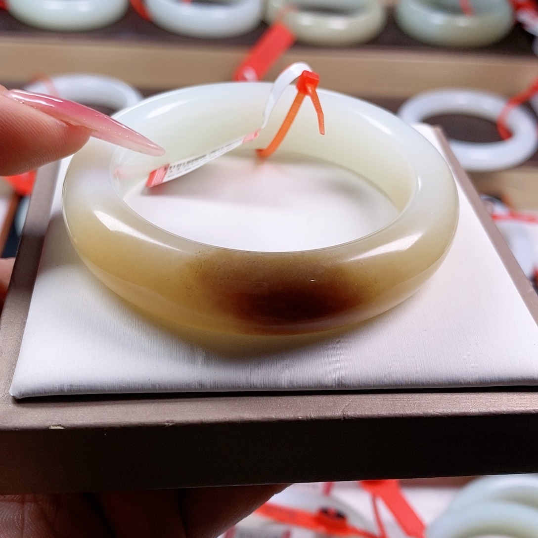 和田玉手镯未镶嵌筱****辑