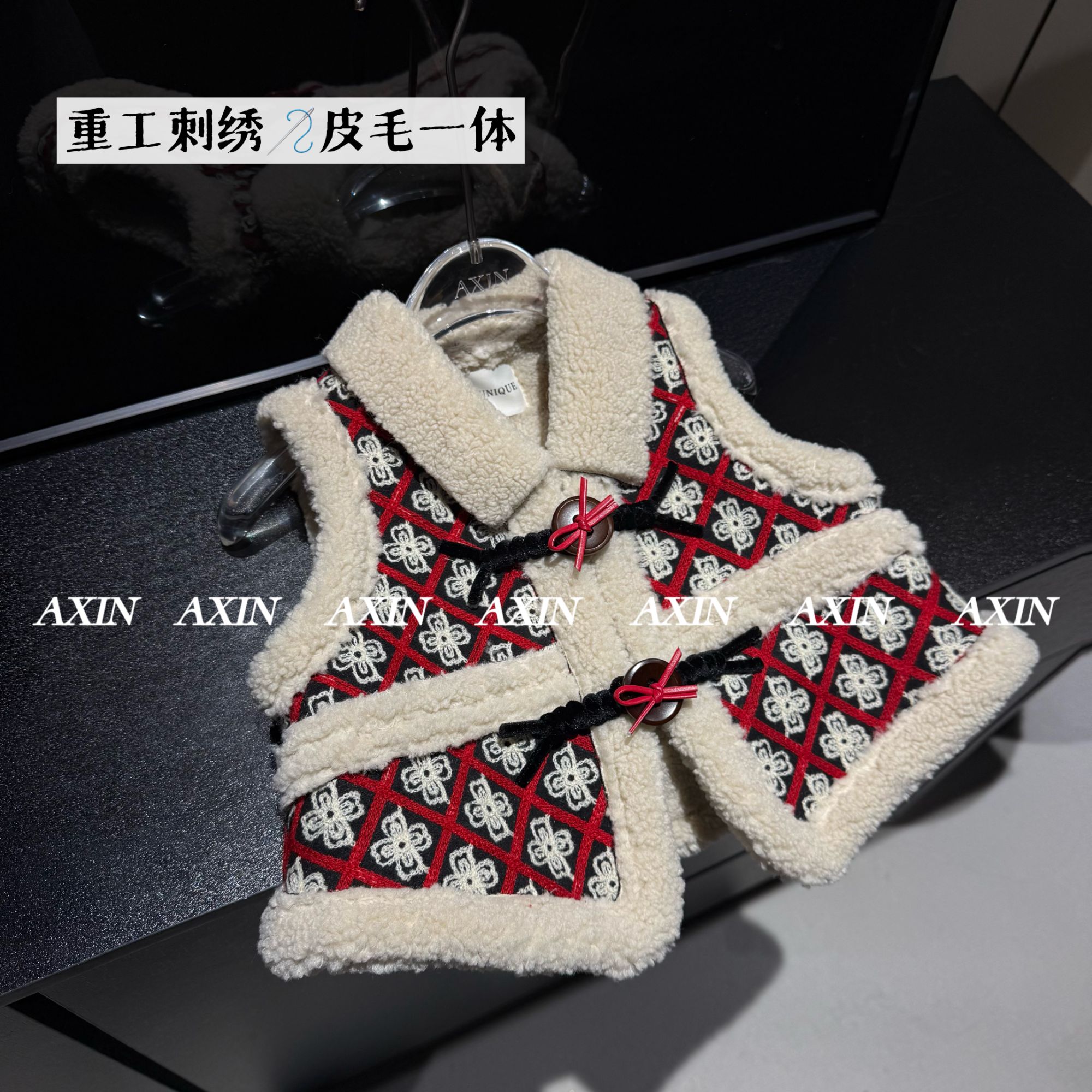 AXIN【猫冬】原创皮毛一体刺绣民族风国风秋冬马甲女童亲子