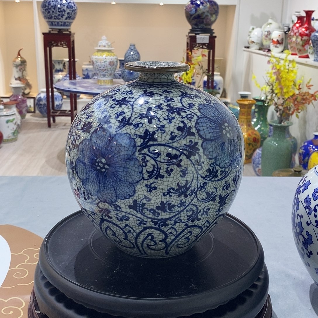 用***3陶摆件两个22cm开片青花石榴瓶