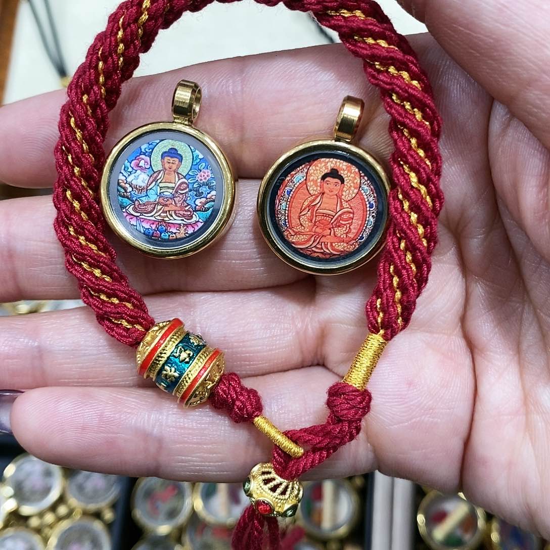 【闪购商品】吊坠双面1.5配手绳突突突