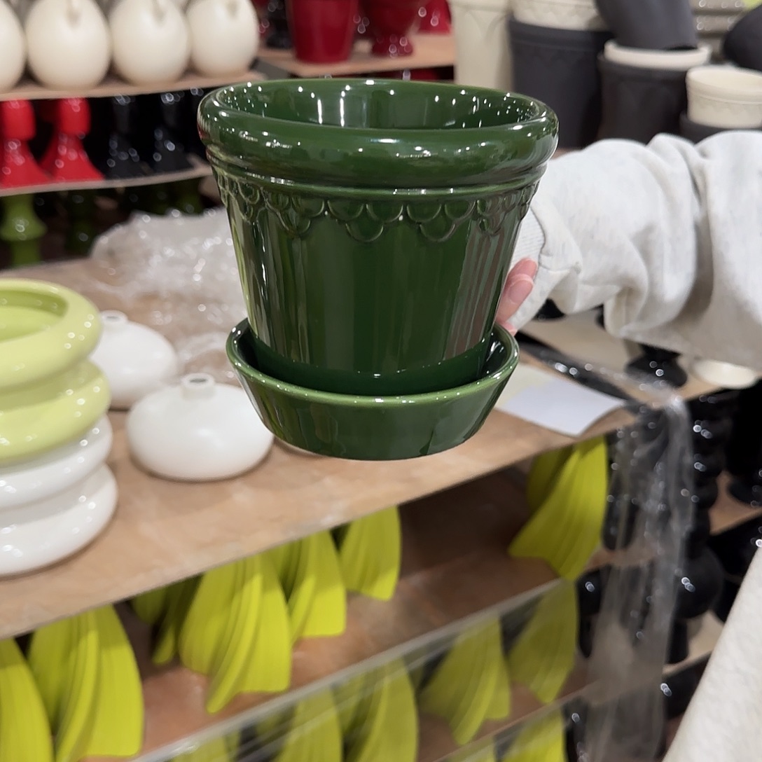 b3绿色带托花盆花盆花盆