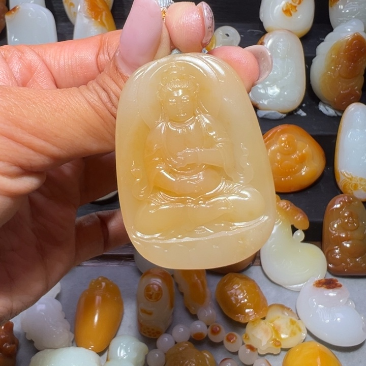 和田玉颈饰未镶嵌抖****活