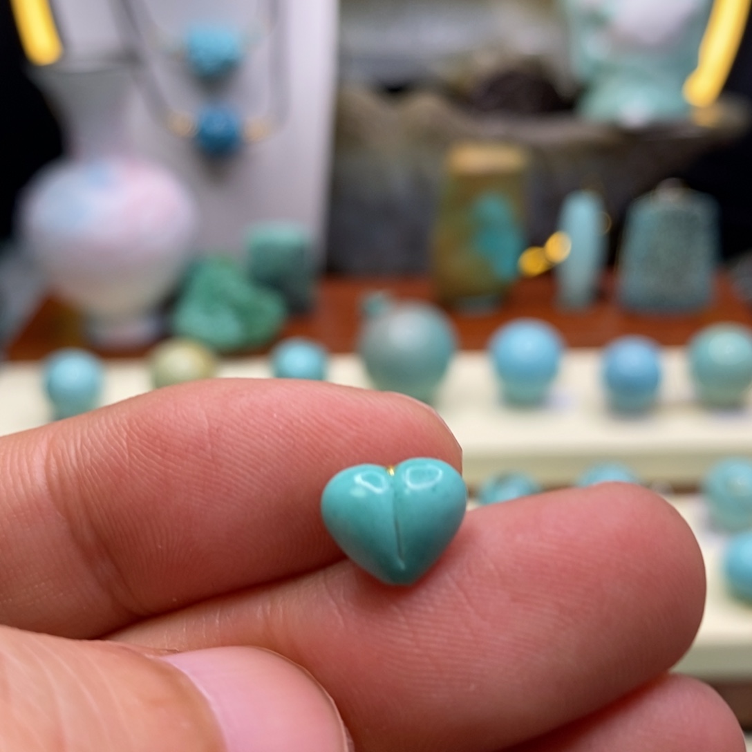 绿松石未镶嵌珠宝奇石