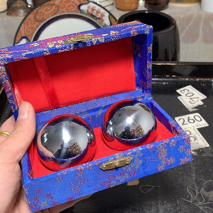 瓷片没什么啊是真的没看到是谁