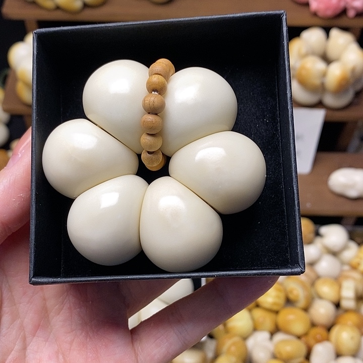 犯***象吊坠菩提根/象牙果