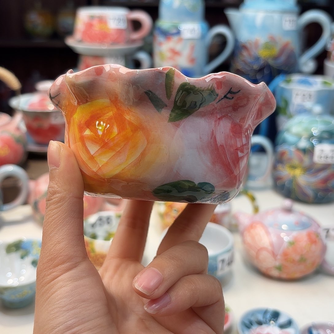 瓷片兔兔好漂亮de mo nv tu