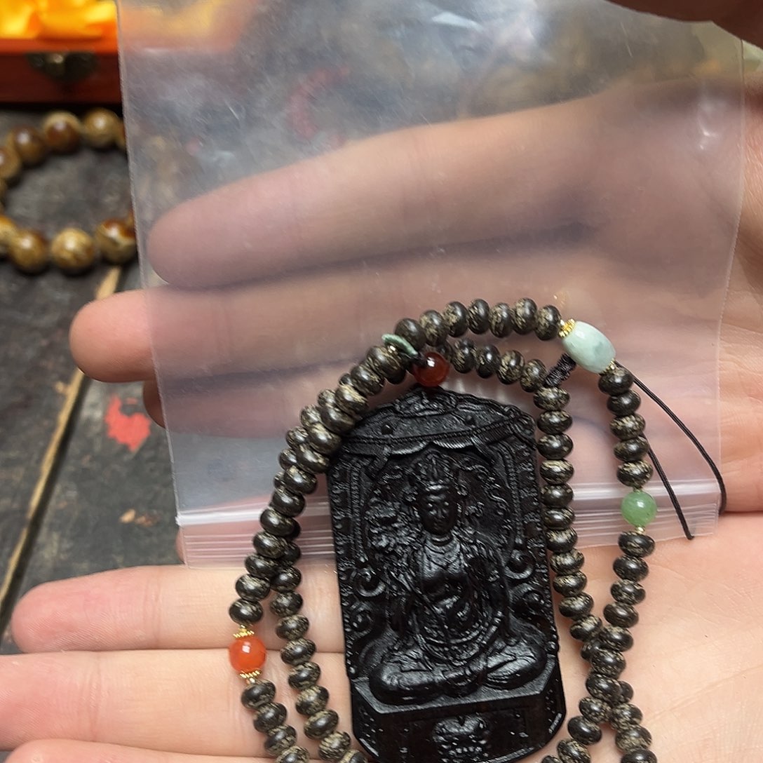 大叶紫檀（黑酸枝木类）