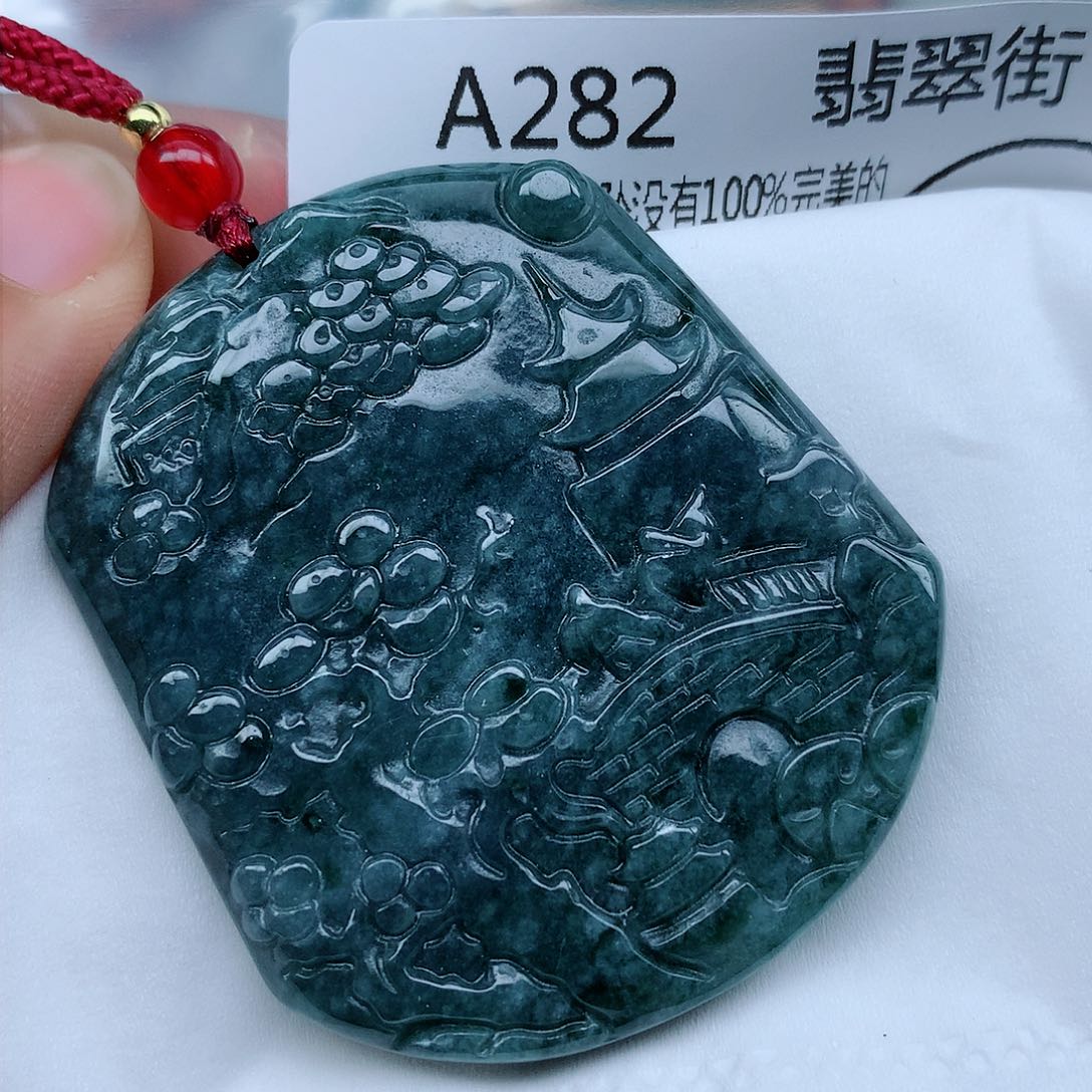 翡翠颈饰未镶嵌牌子